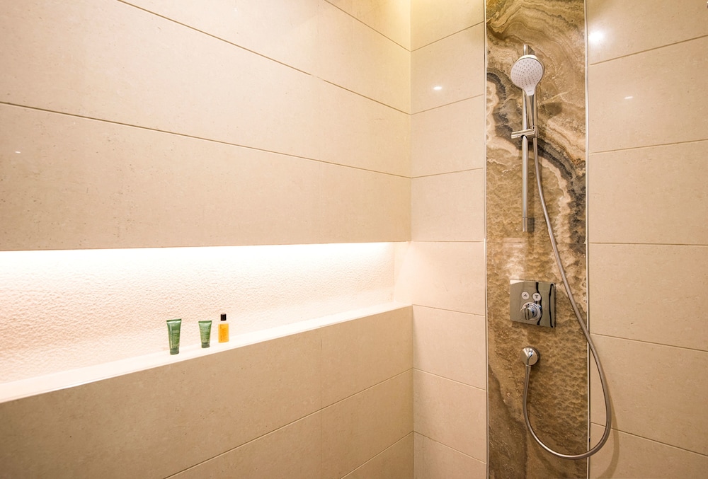 Foshan Virtuous World Hotel 16/26