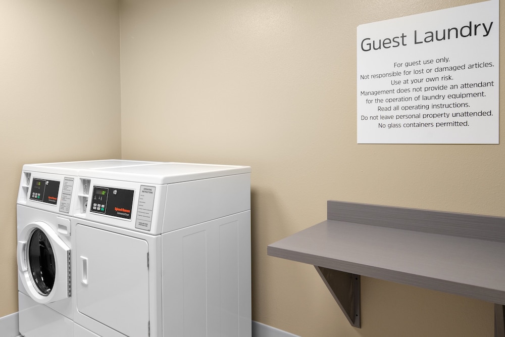 Holiday Inn Express & Suites Elkhorn - Lake Geneva Area 23/55