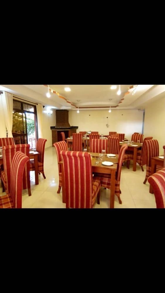 Regency Mount Kenya Hotel 14/24