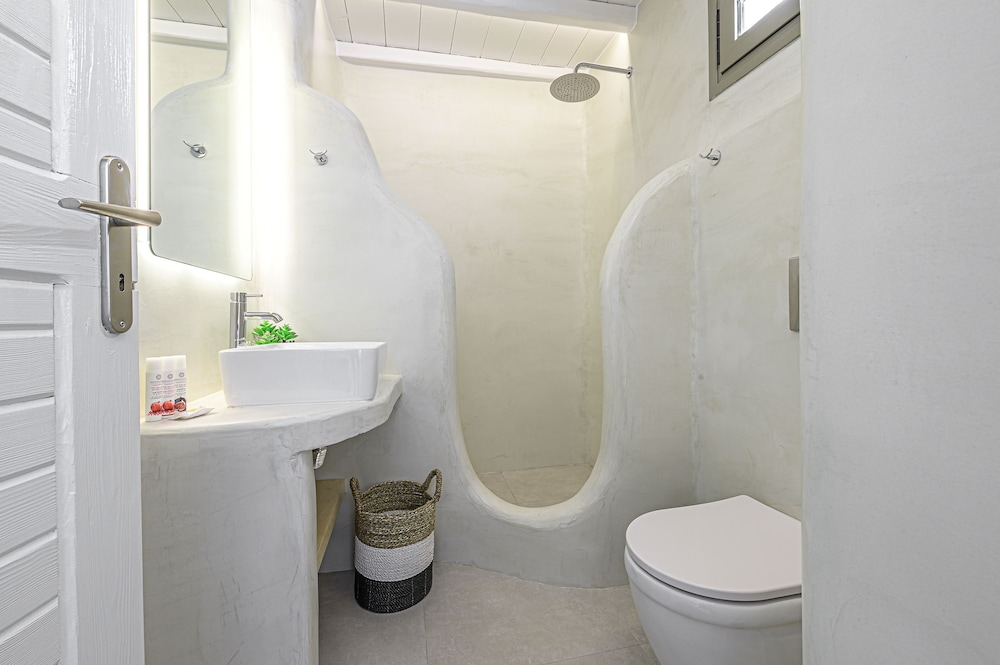 Thalia, 5 Bedrooms, Executive, Villa, Twin Beds, Bunk Bed, 3 Queen Beds, Sofa, Private Pool، 9 Muses Villas Mykonos 8/10