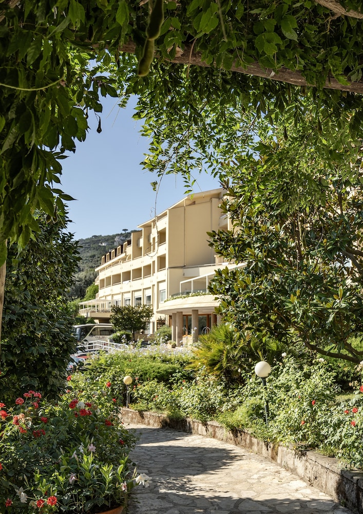 Grand Hotel Vesuvio Sorrento 65/72
