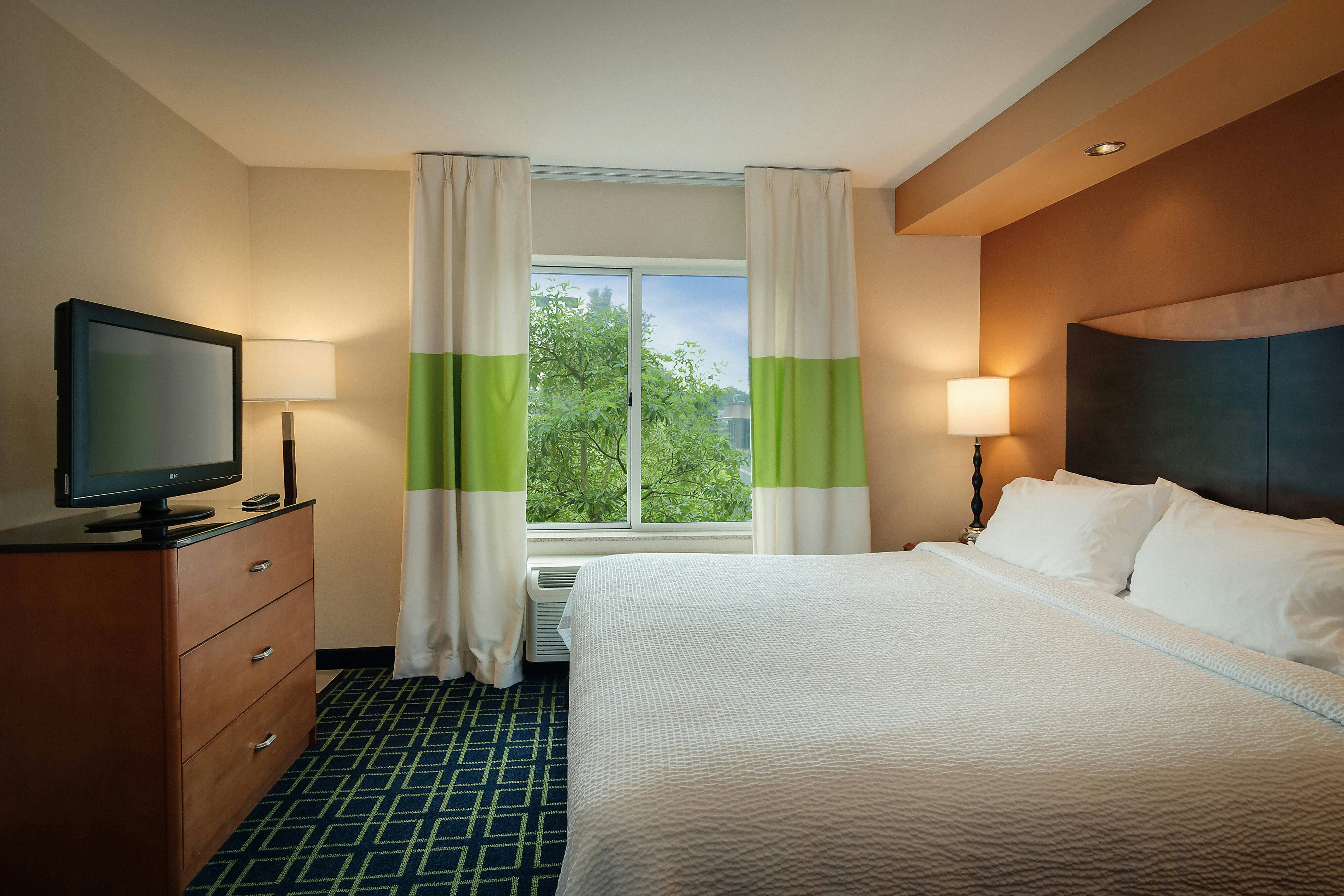 Fairfield Inn Suites Worcester Auburn 1/7