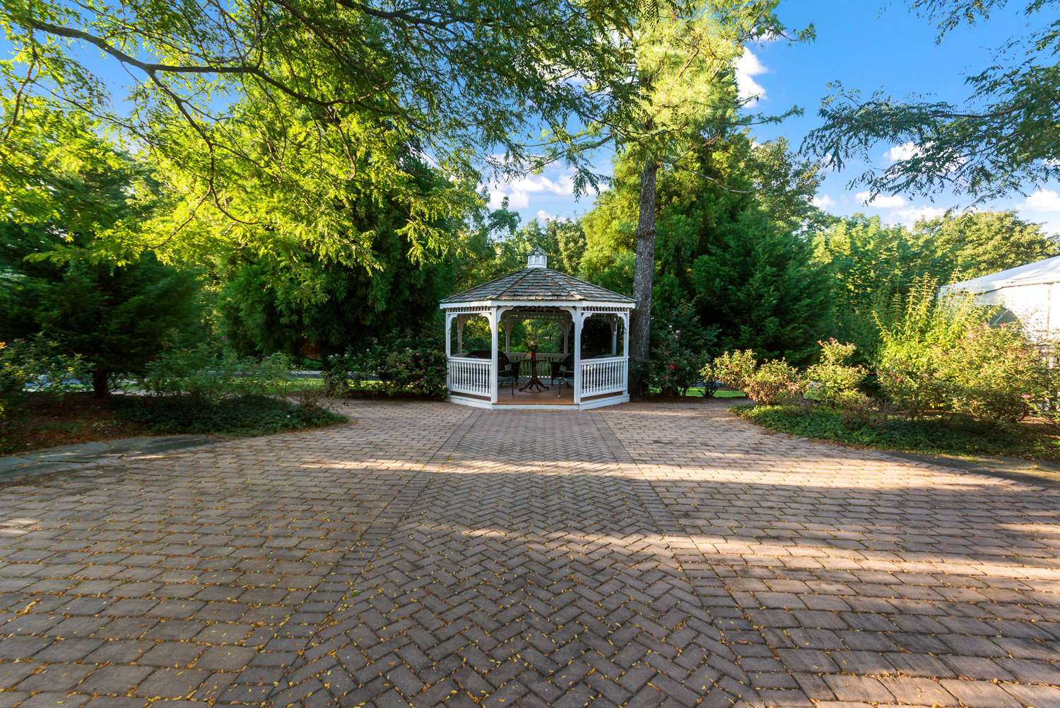 Exton Hotel And Conference Center 37/39