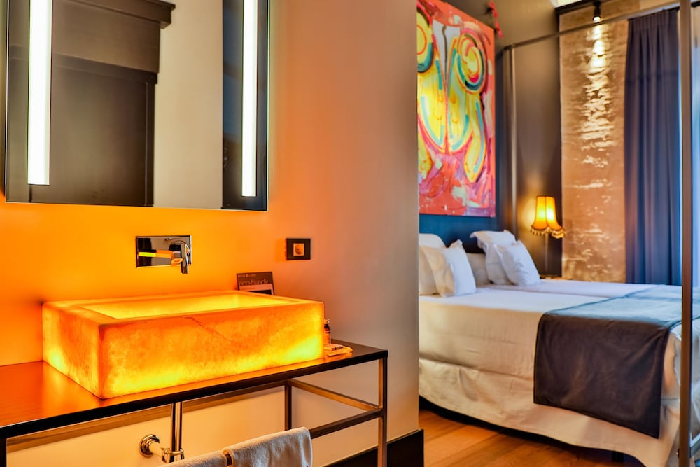 Hotel Lobby Room 15/67