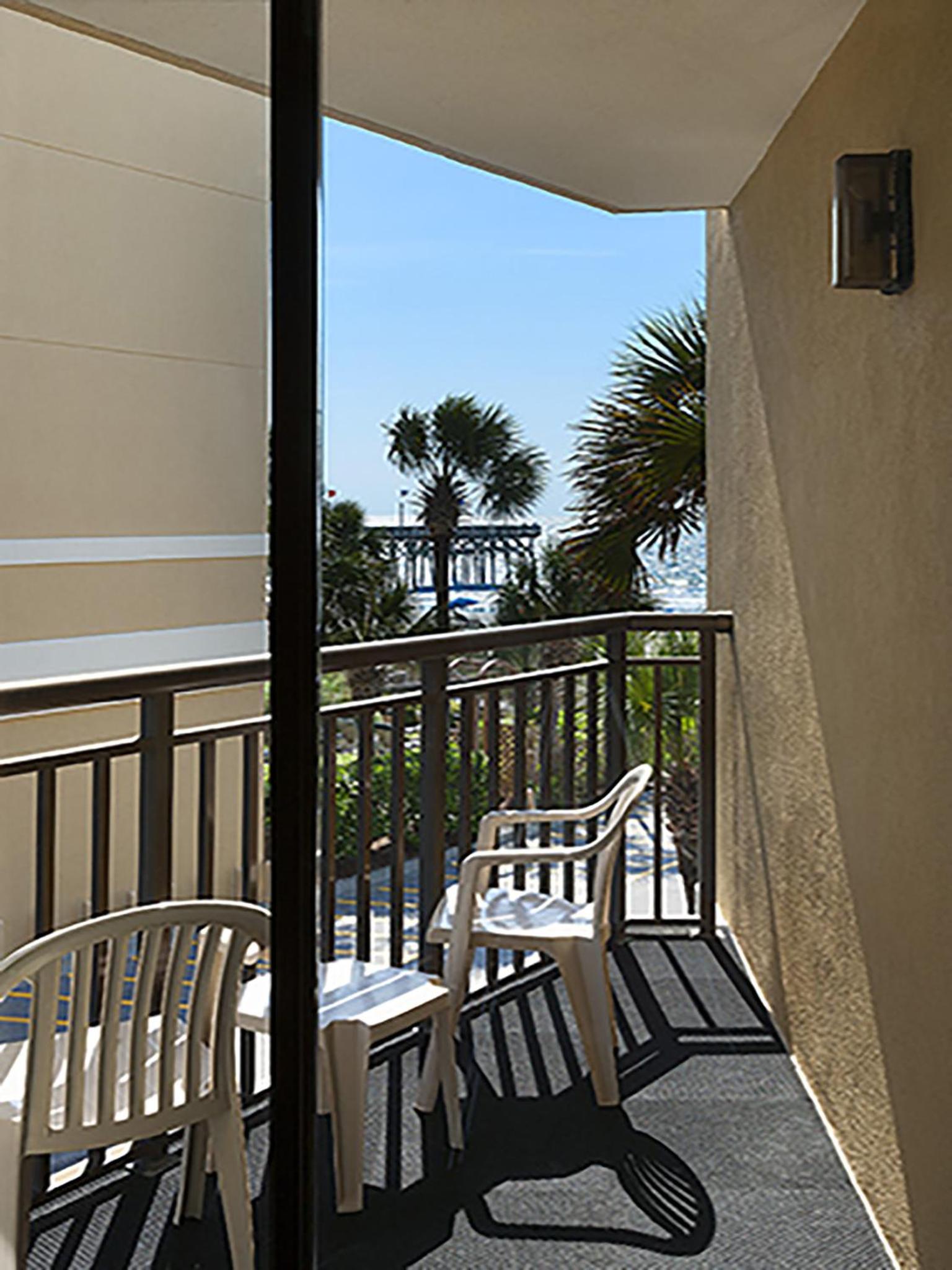 Room, 2 Queen Beds, Ocean View, Stair Access Only, Kitchen, Corner
