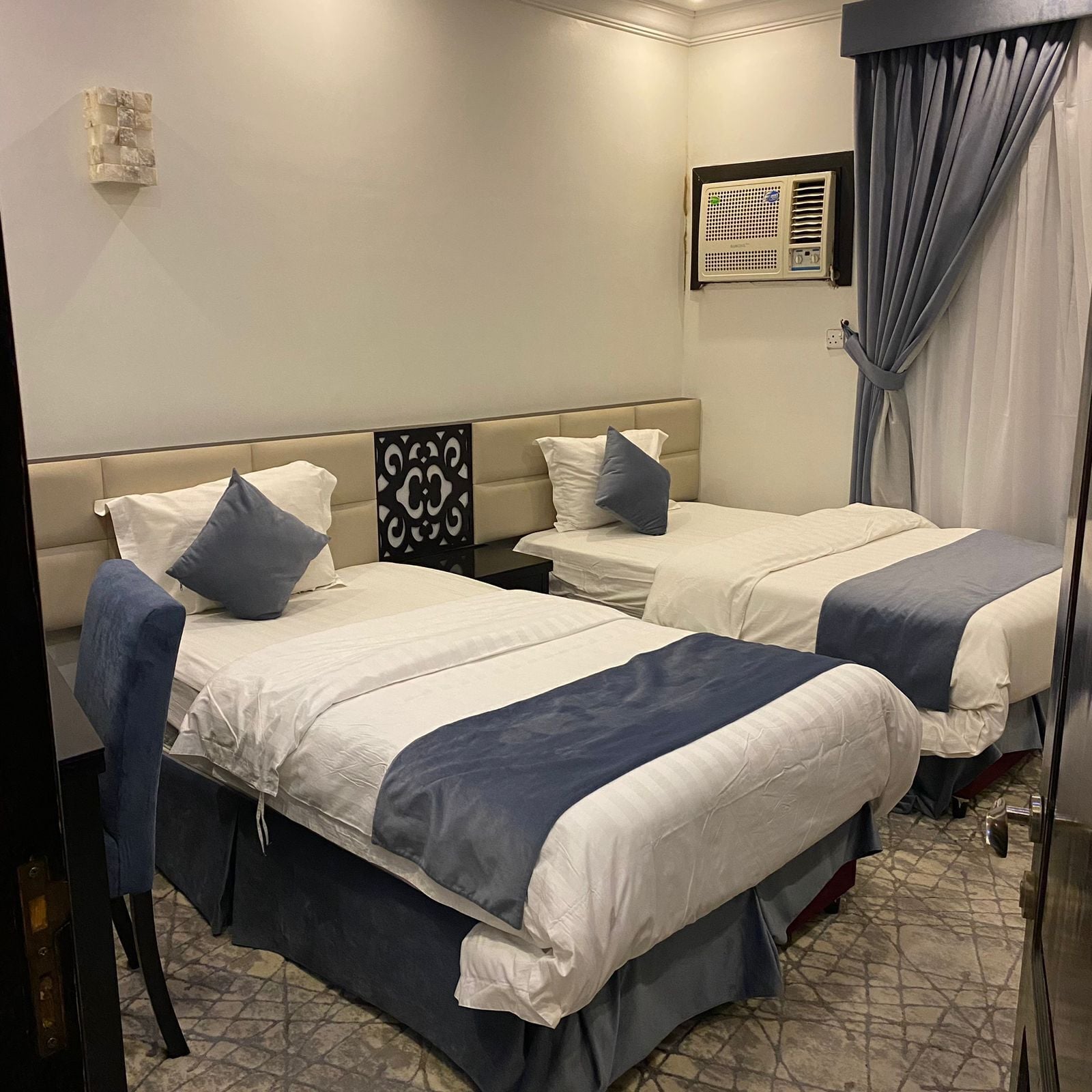 2 ROOMS