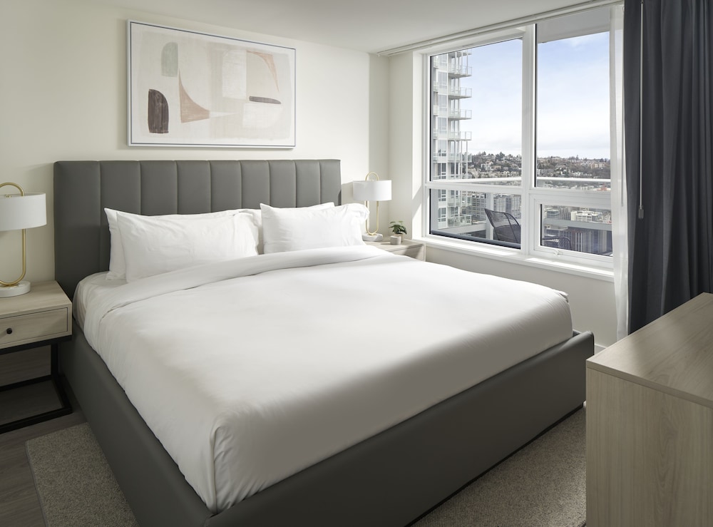 2 BEDROOMS, SUITE