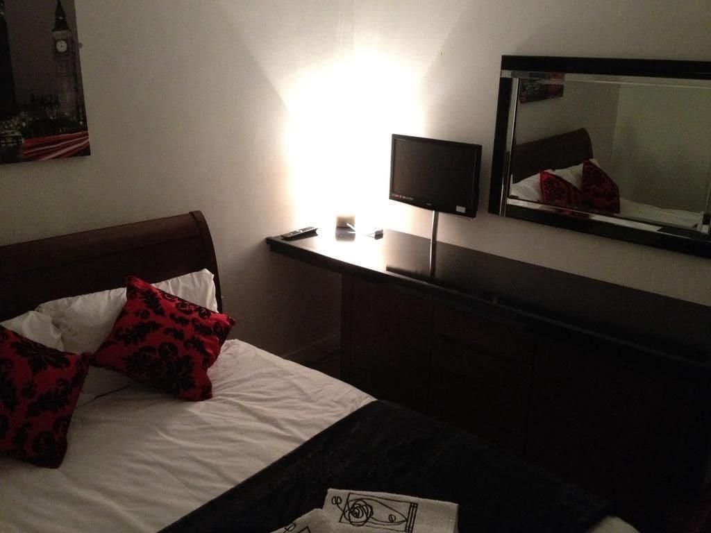 Hendham House Hotel 37/51