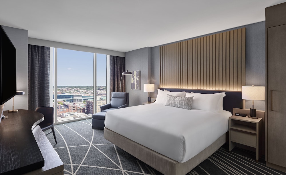 Executive, King Bed