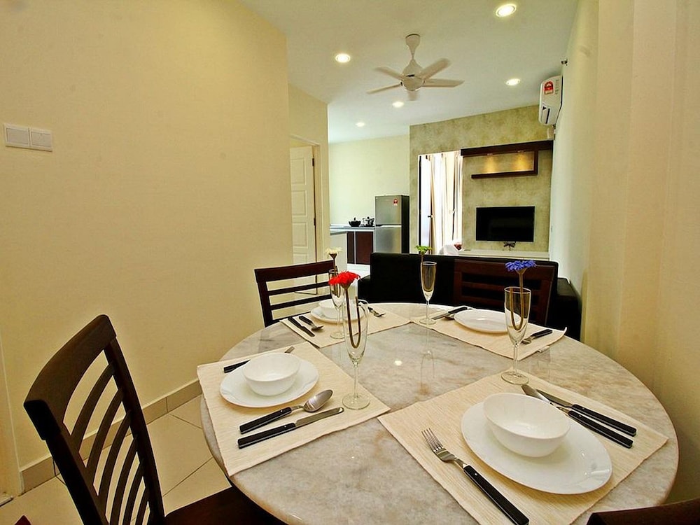 Merlene Suites at Mansion One 47/50