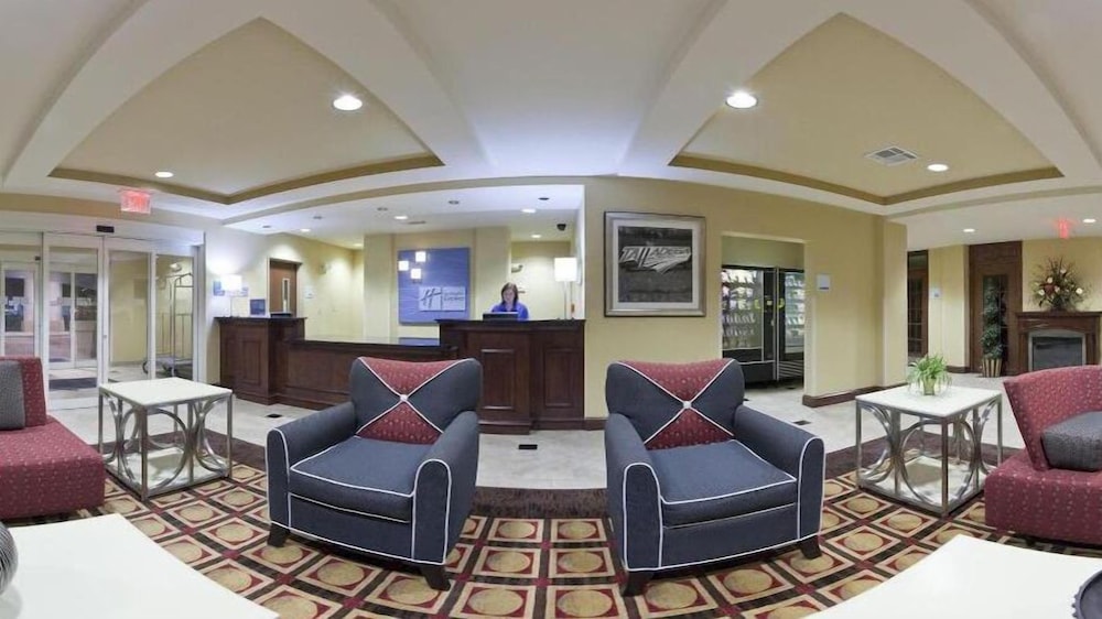 Holiday Inn Express Hotel Suites Talladega 29/34