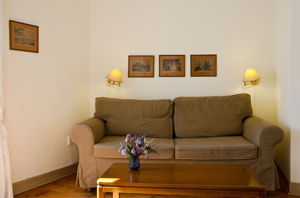 Hotel Omiros 36/50