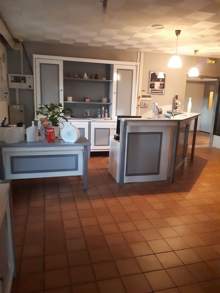 BRIT HOTEL PLAISANCE 11/61