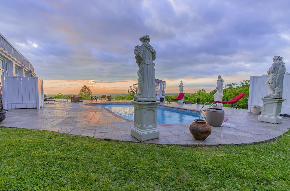Weymouth Hall Bed and breakfast 13/18