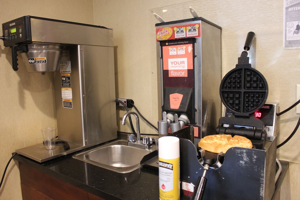 Comfort Inn Bellerose 24/46