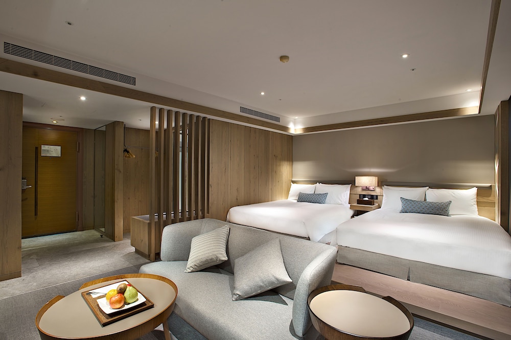 FAMILY SUITE, DELUXE