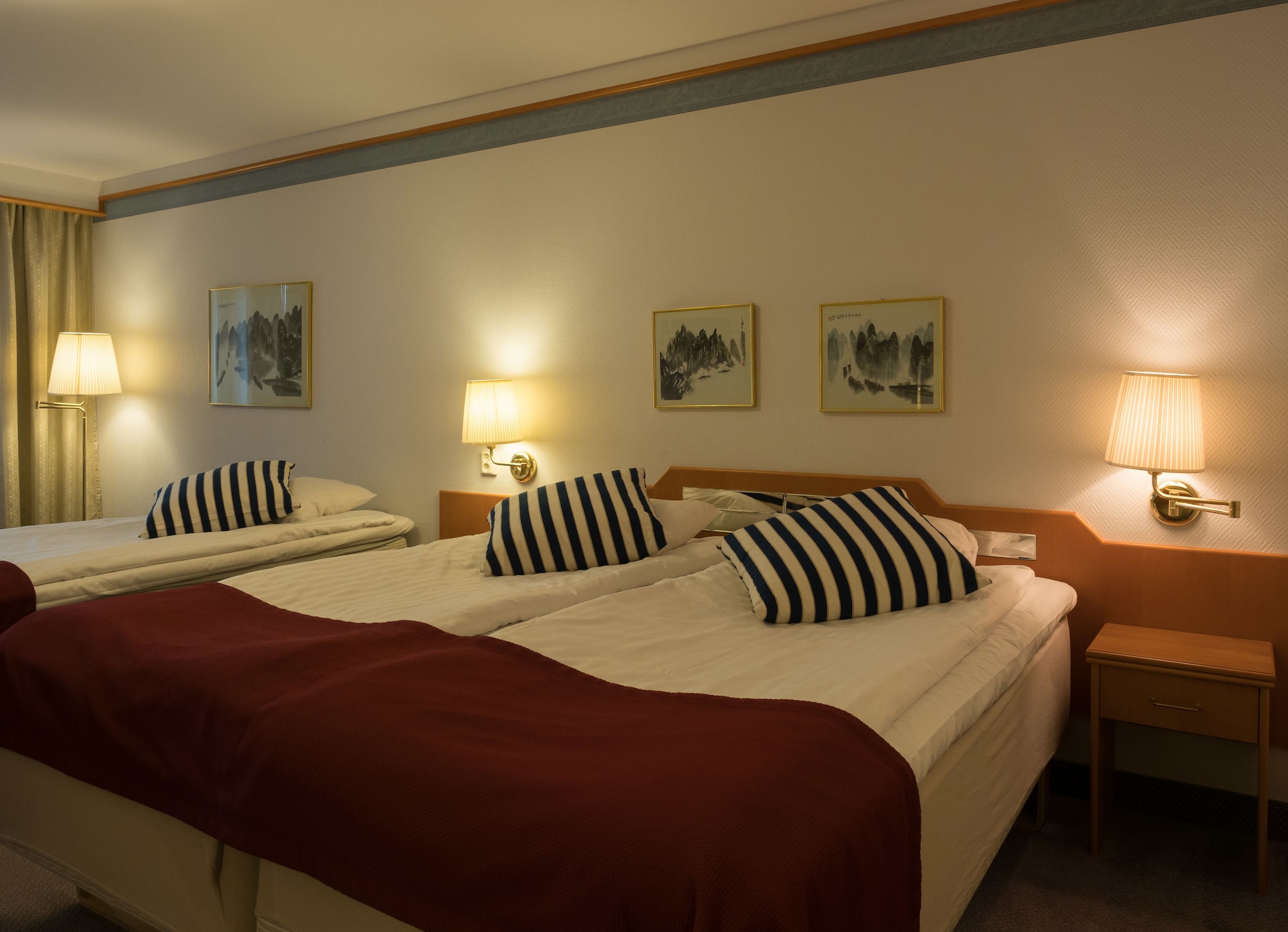 ROOM, TRIPLE
