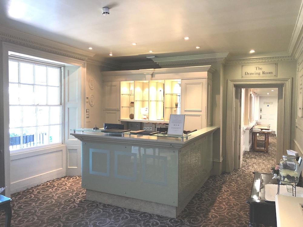 Brandshatch Place Hotel and Spa 4/48