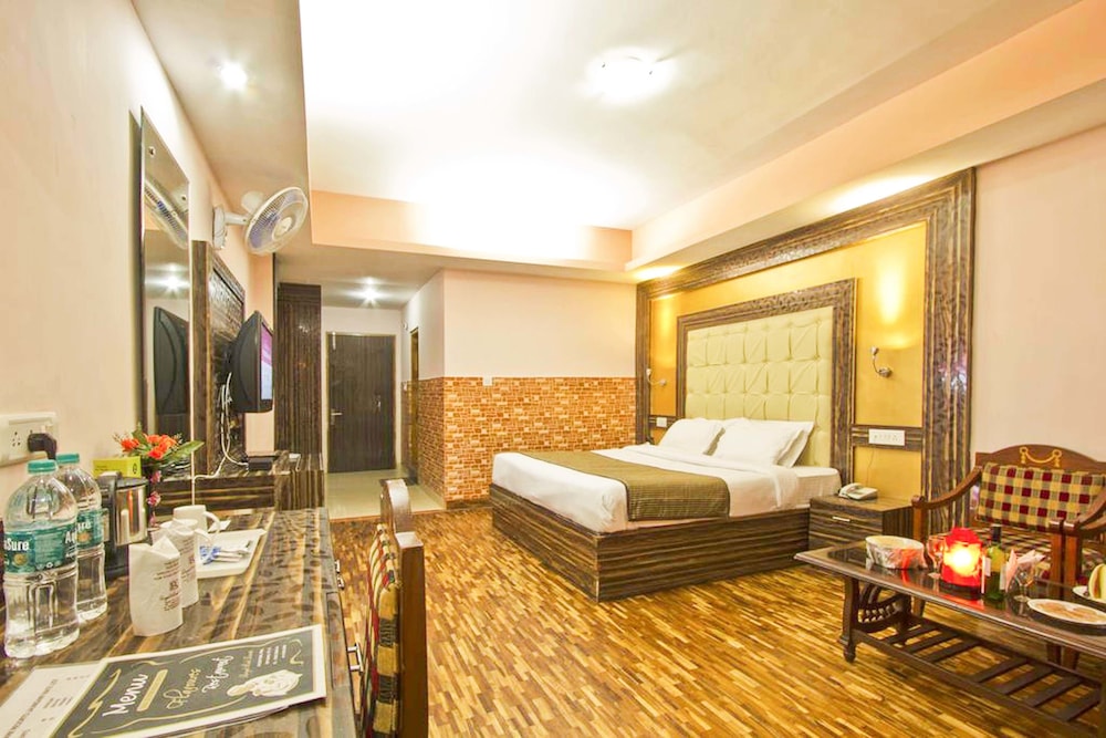 ROYAL PARK RESORT. 14/47