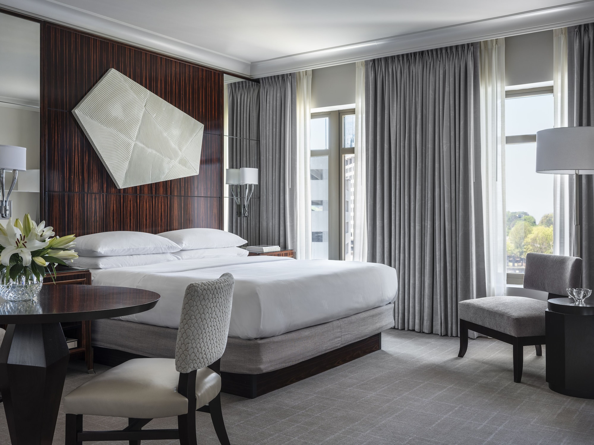 PREMIER, KING BED
