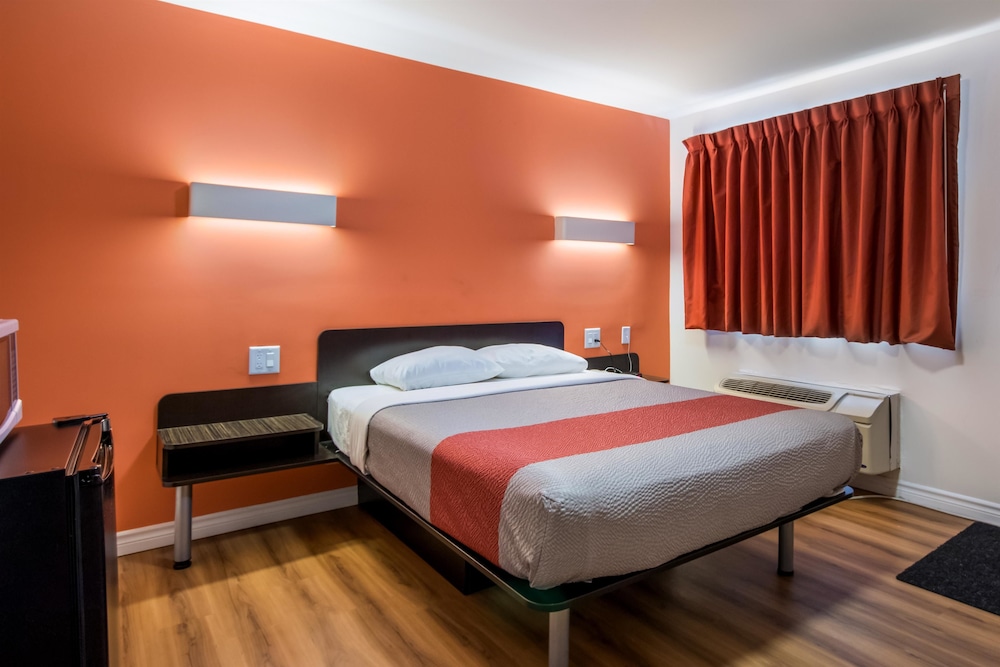 Motel6 Sudbury, ON 18/46