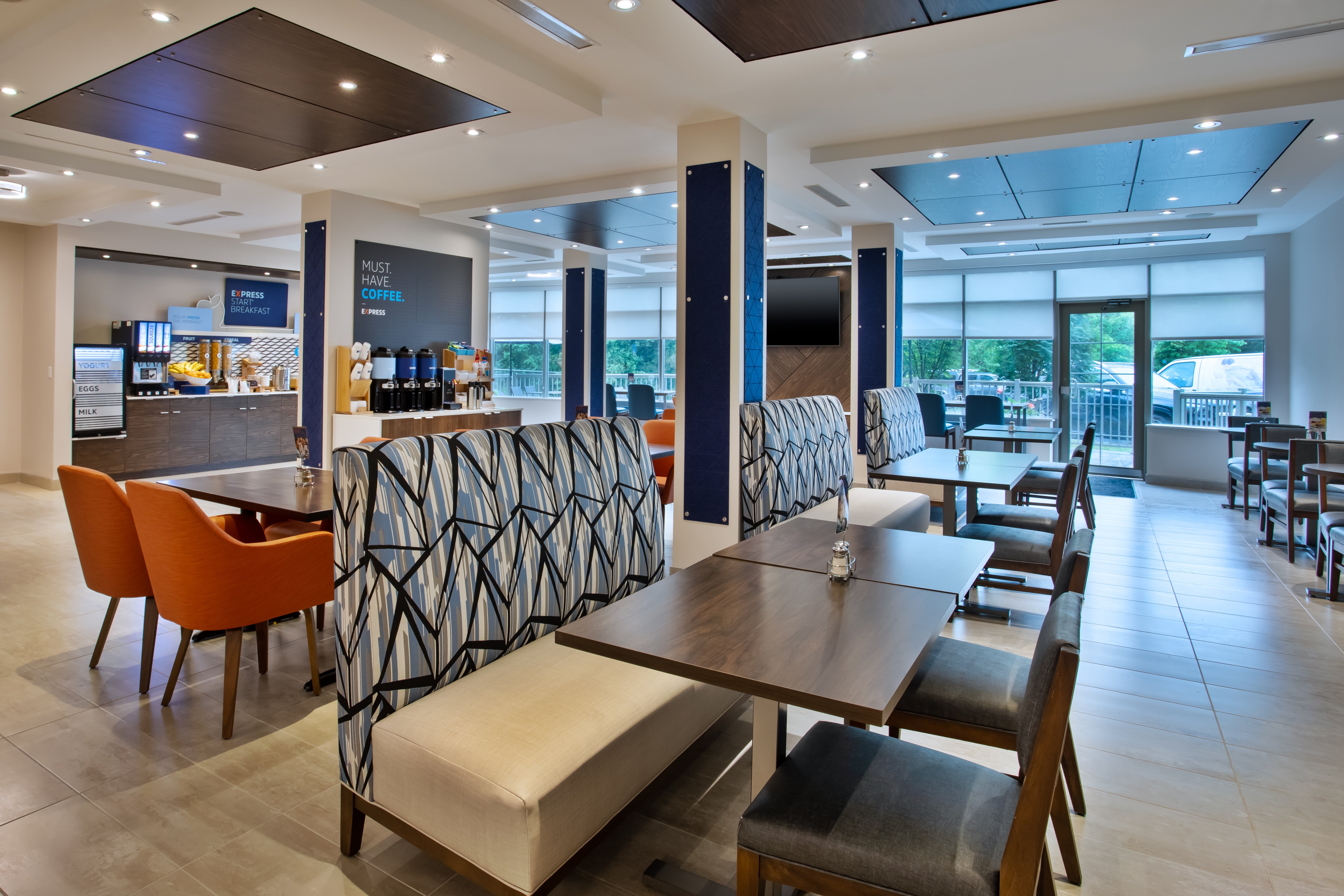 Holiday Inn Express Hotel Suites Kingston 54/72