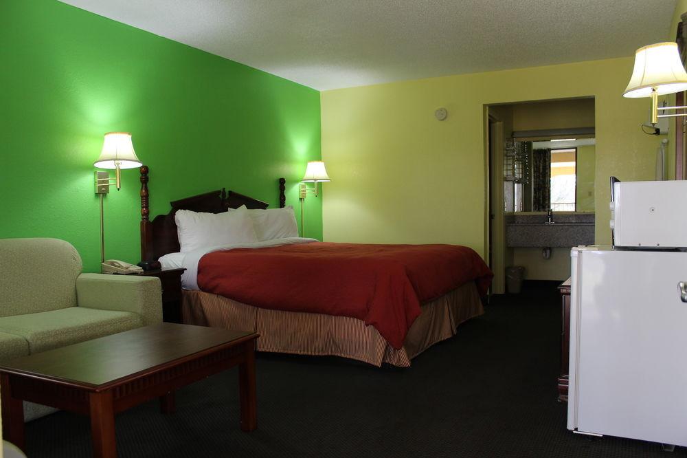 Executive Inn Scottsville 25/33