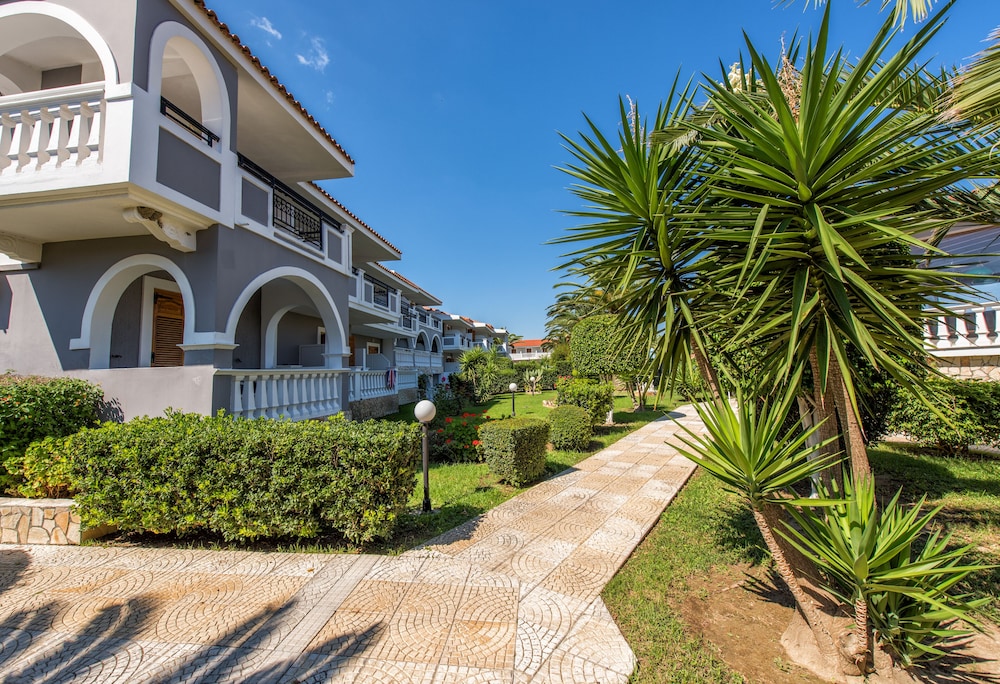Golden Sun Hotel 22/28