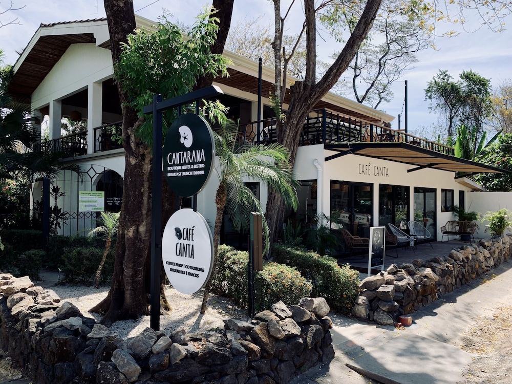 Hotel Cantarana 2/50