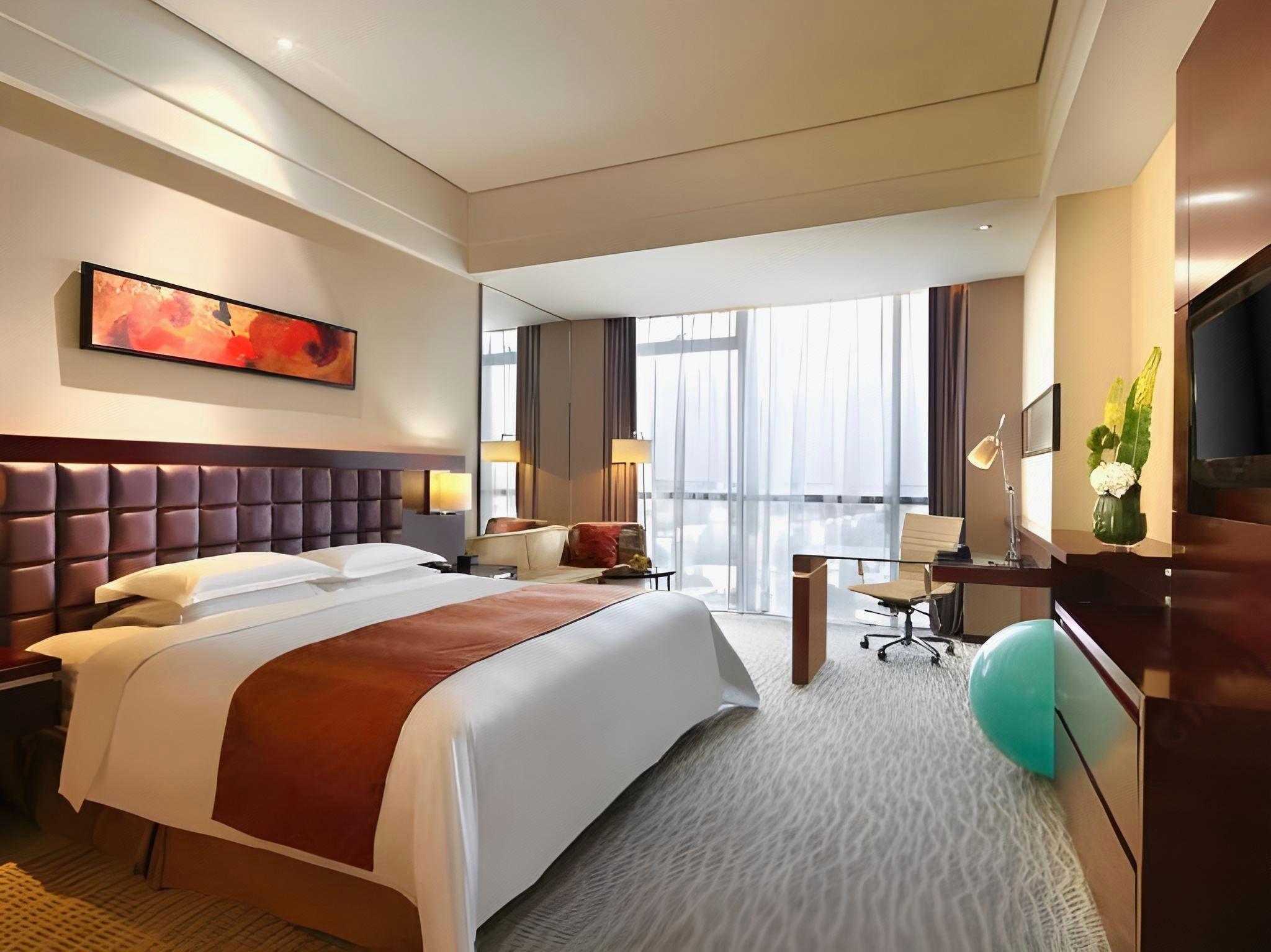 SUPERIOR ROOM- KING SIZE BED