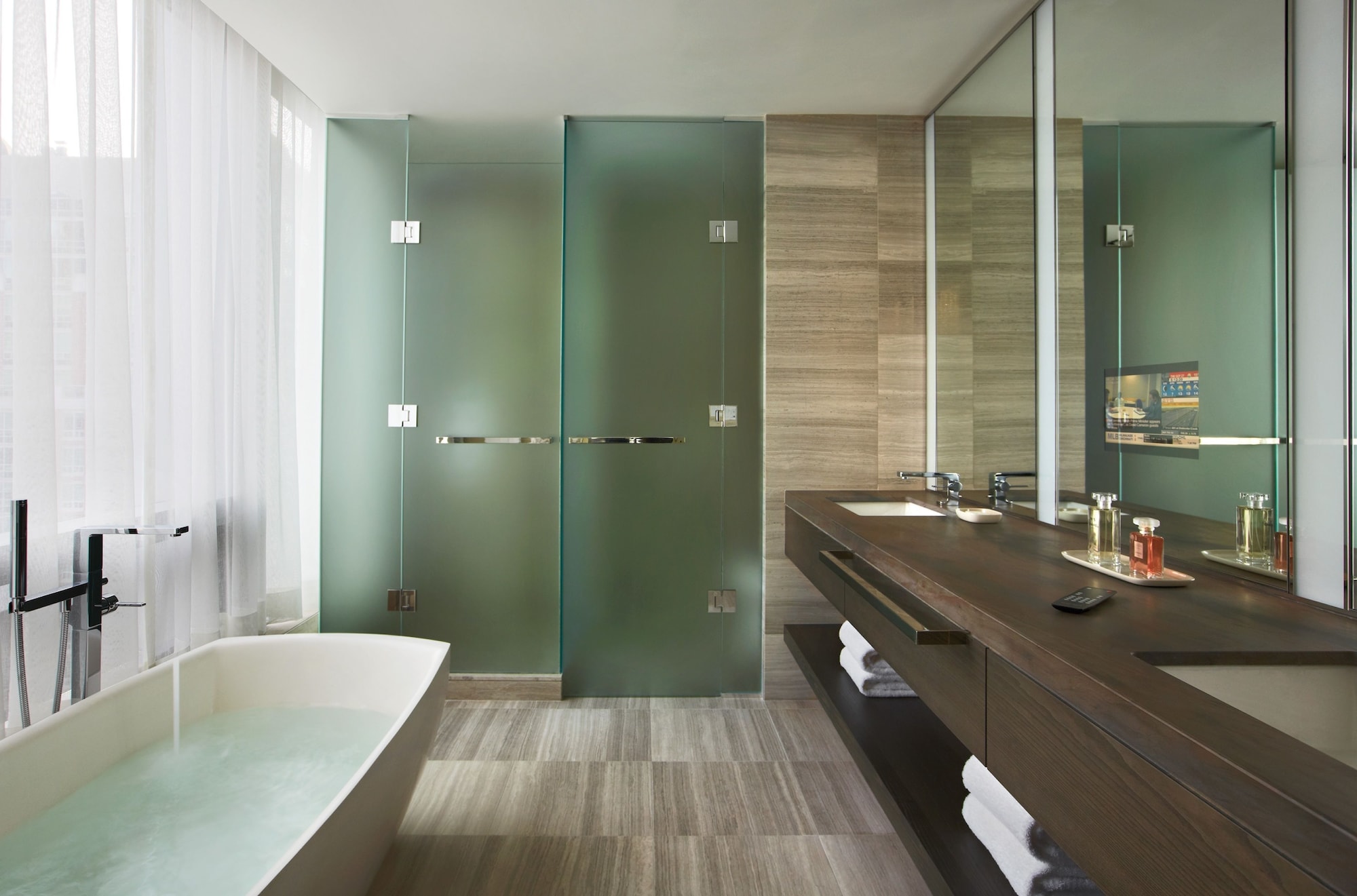 غرفة ديلوكس بسريرين مزدوجين، Four Seasons Hotel Toronto 7/7