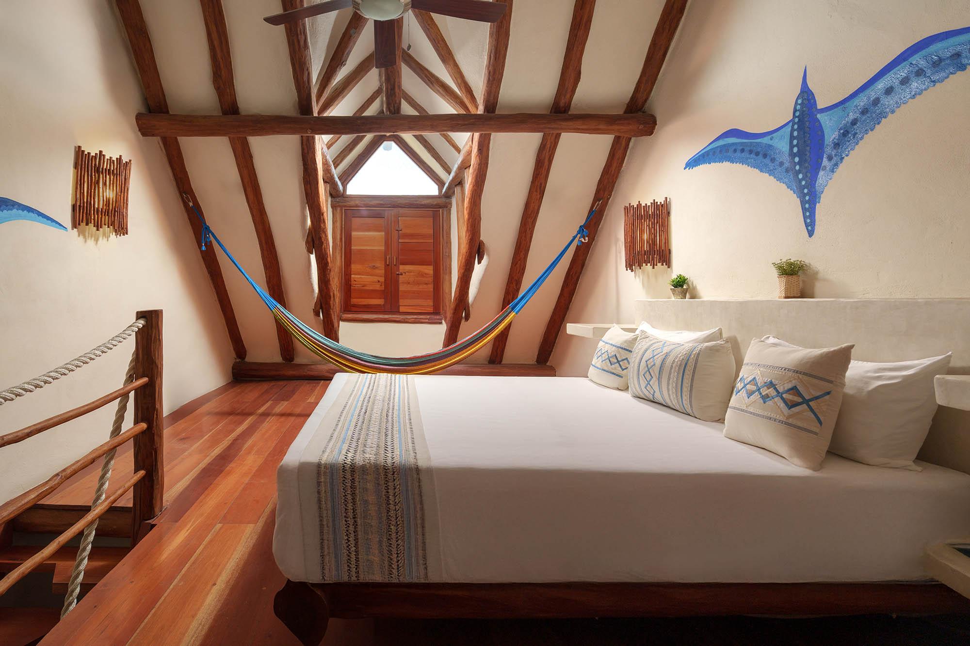 دوبلكس بريميوم، Hotel El Pueblito 4/10