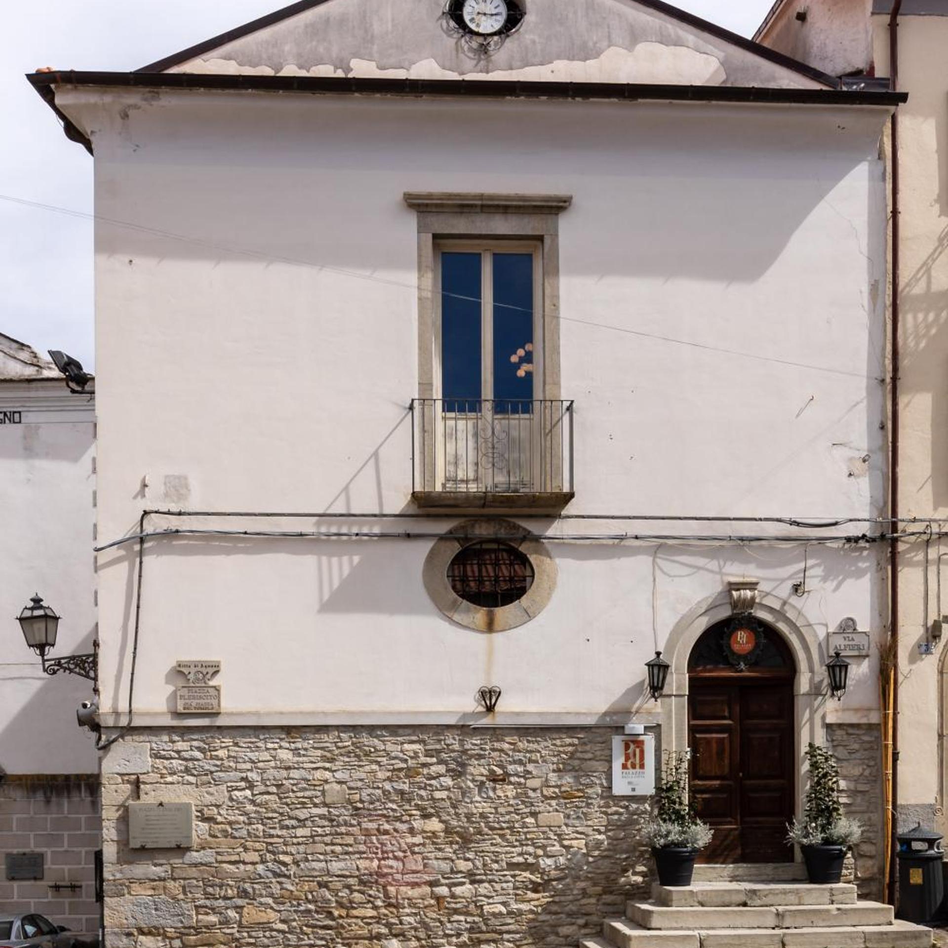 Palazzo Della Citta 2/50