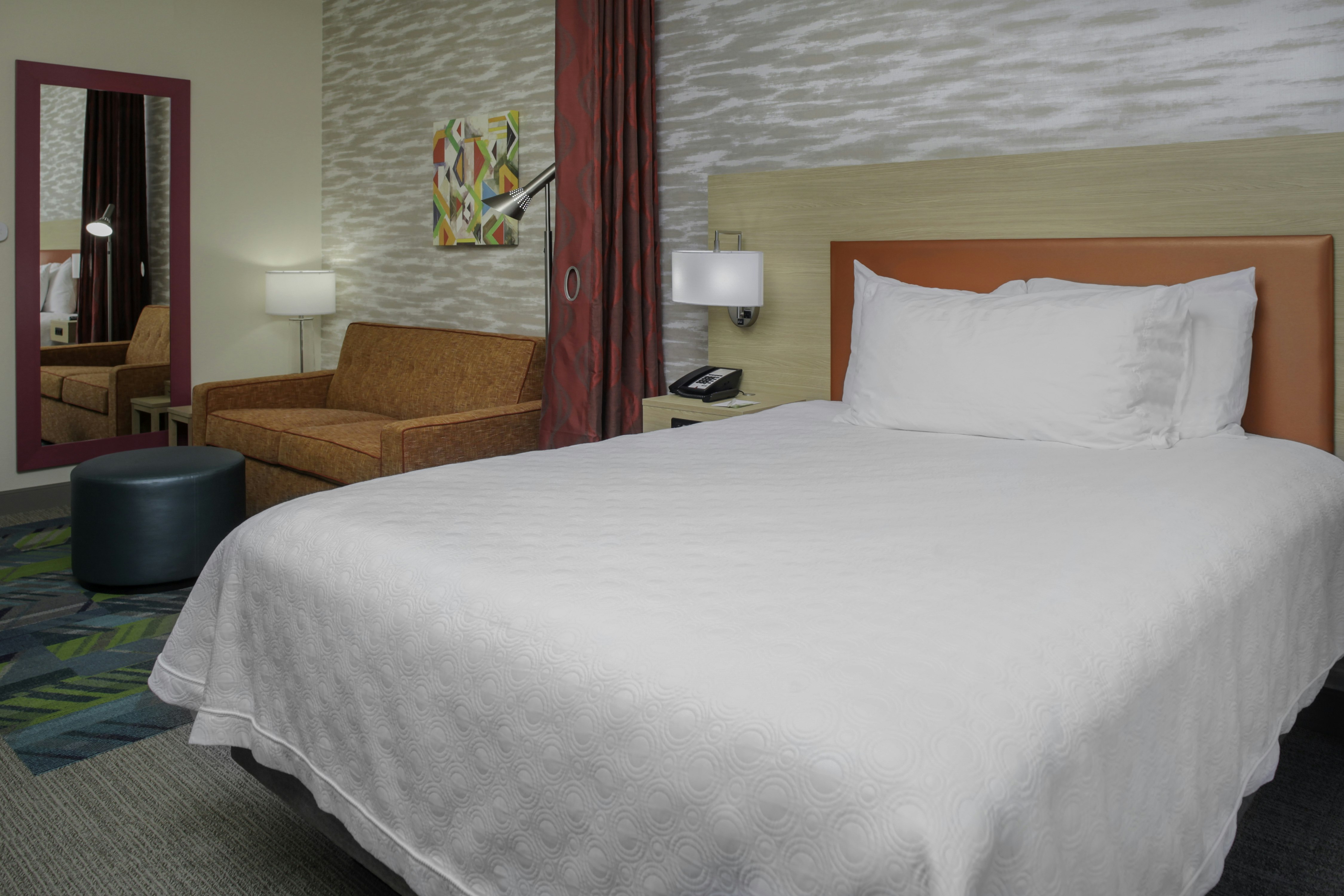 STUDIO, QUEEN BED