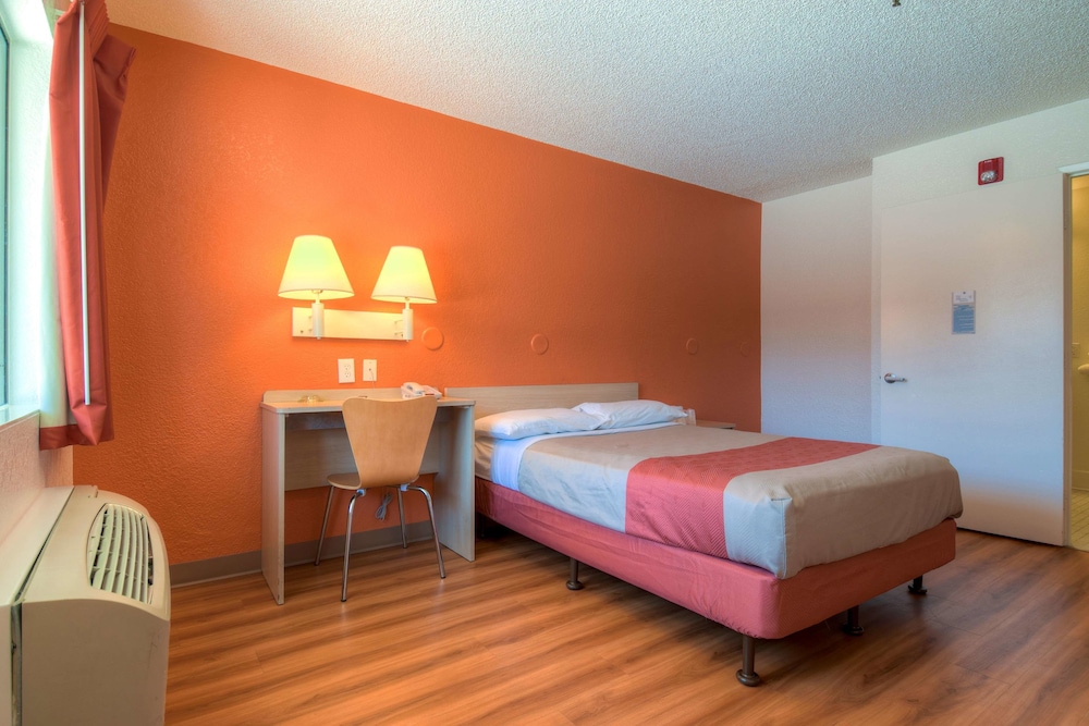 Motel6 Santa Ana, CA 16/53