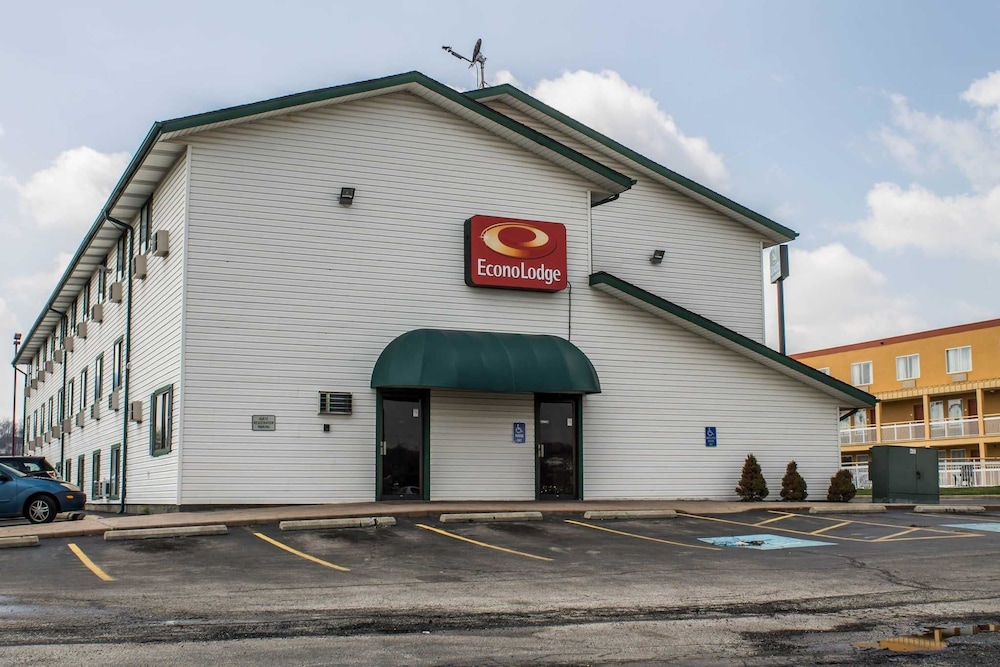 Econo Lodge Akron Copley Northwest 1/34