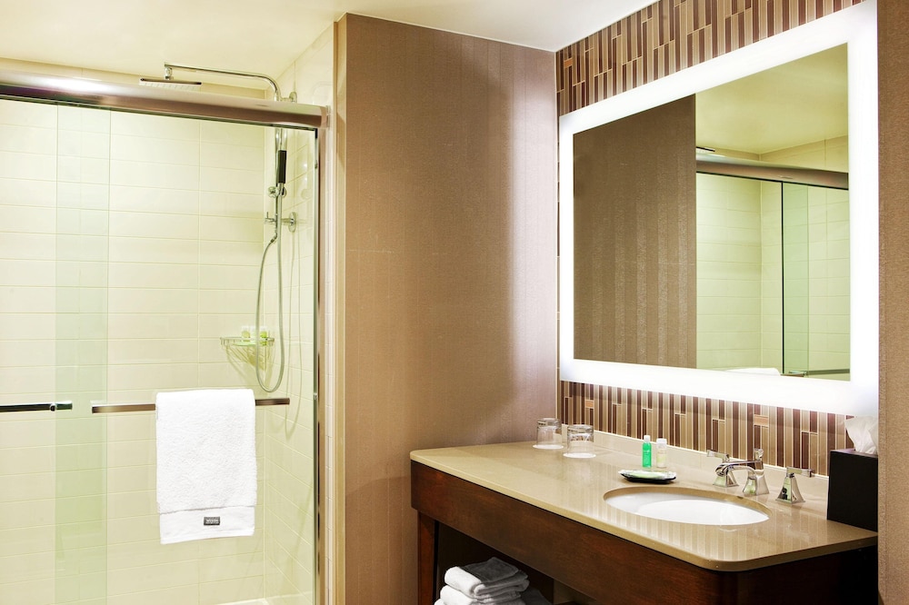 The Westin Portland Harborview 16/58