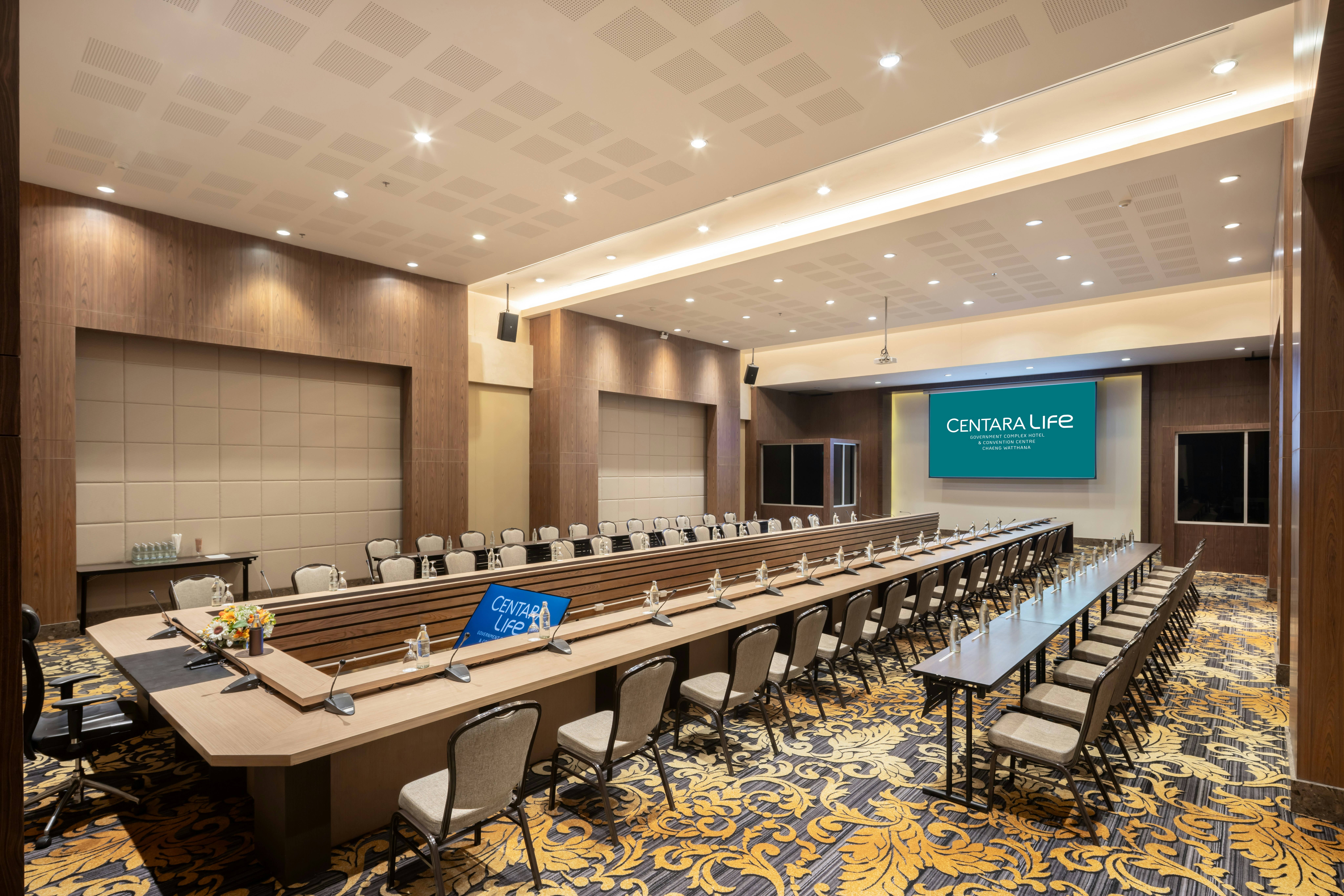 Centara Life Government Complex Hotel and Convention Centre Chaeng Watthana 67/77