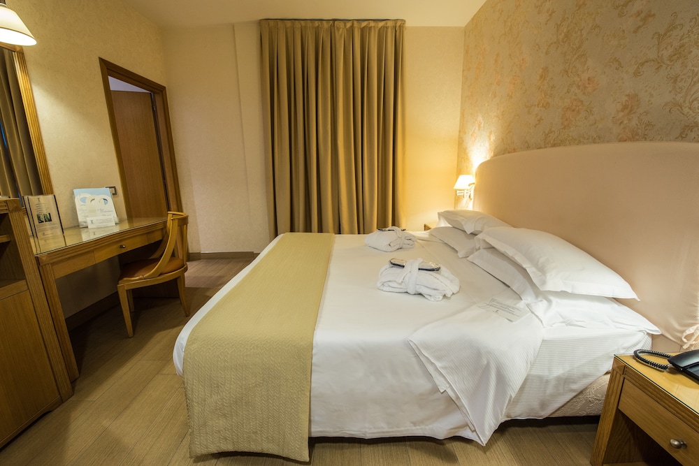 Hotel Touring Carpi 41/81