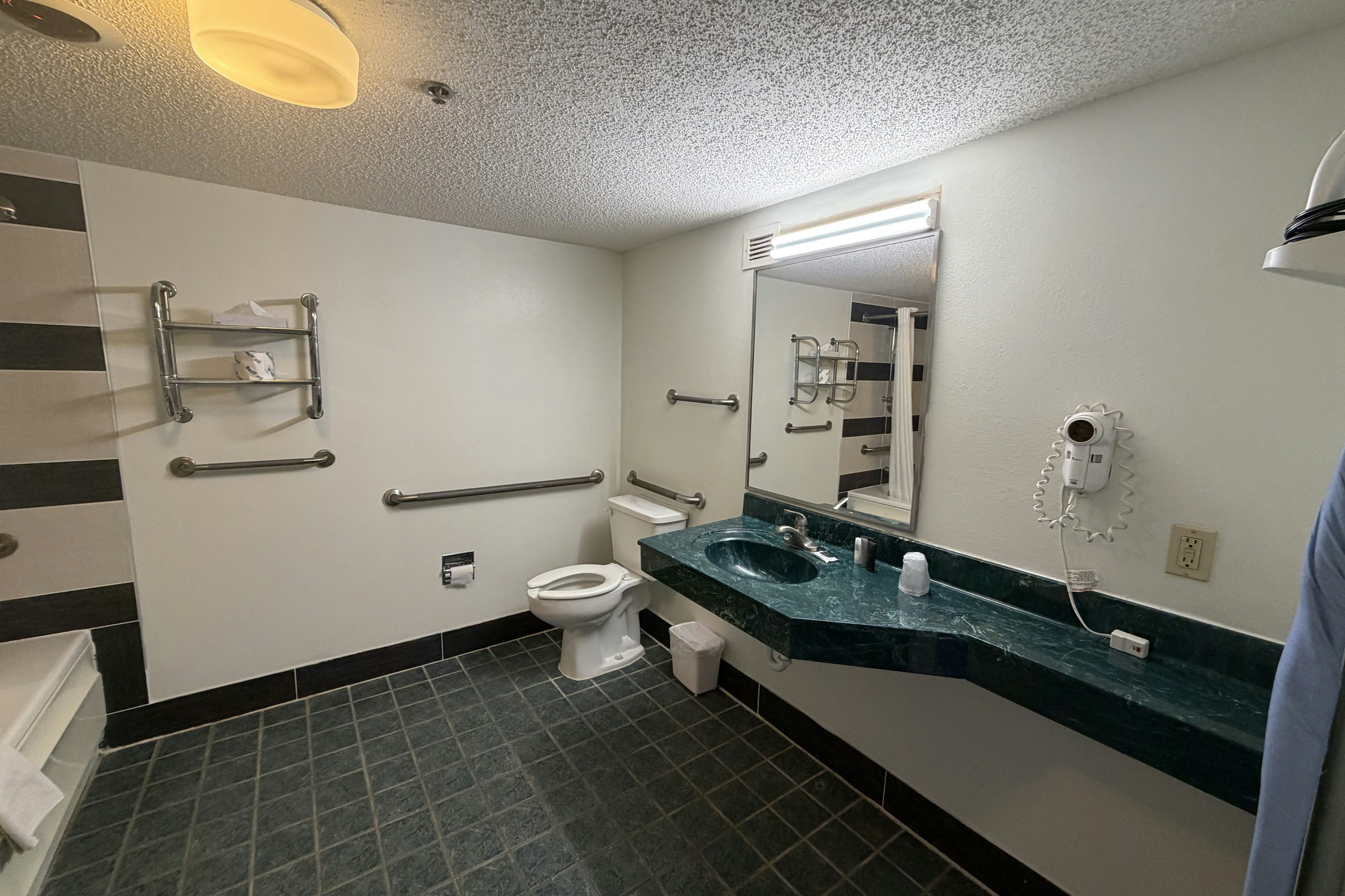 Econo Lodge Rockville 37/75