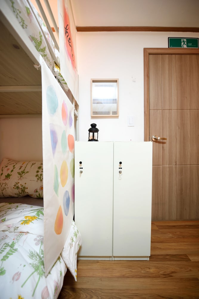 The One Hostel 7/50