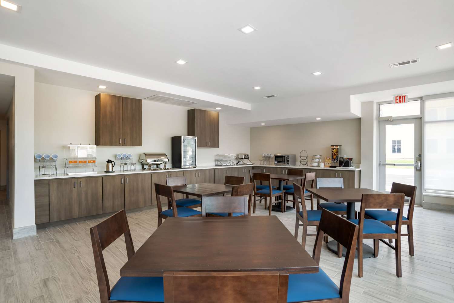 Comfort Inn and Suites Destin Near Henderson Beach 23/28