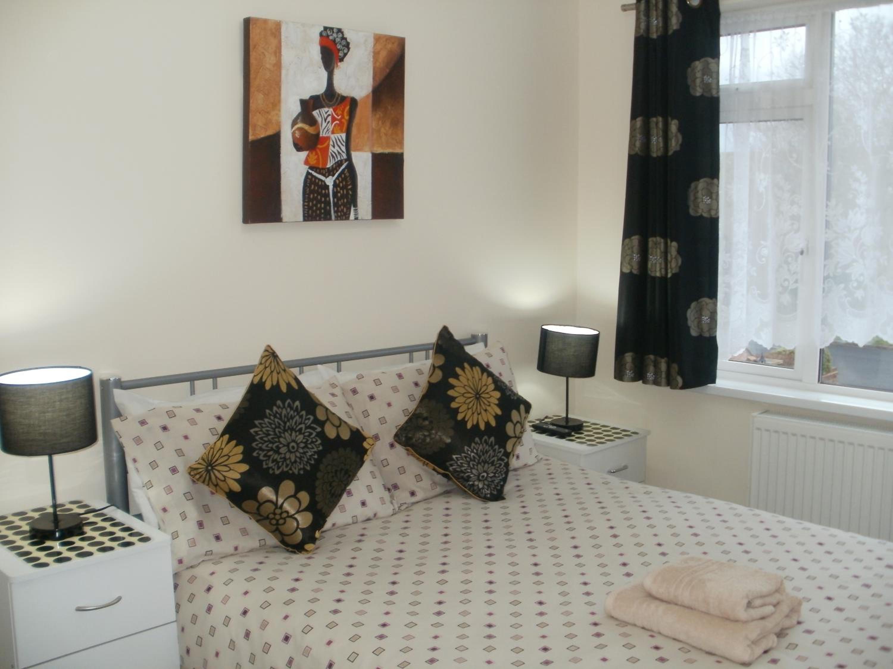 London Heathrow Guesthouse 12/23