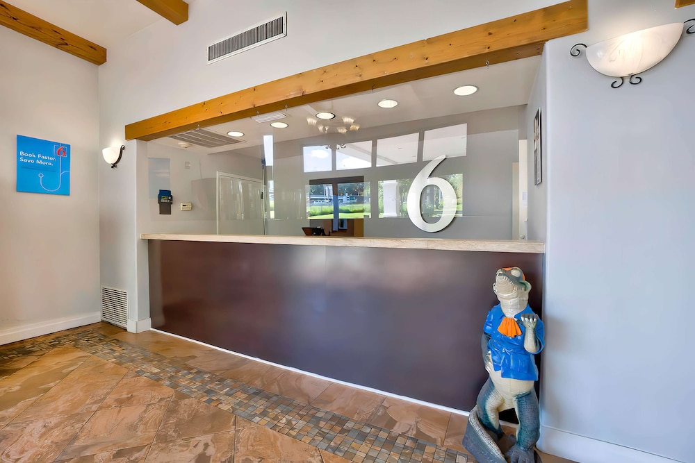 Motel6 Gainesville, FL 6/60