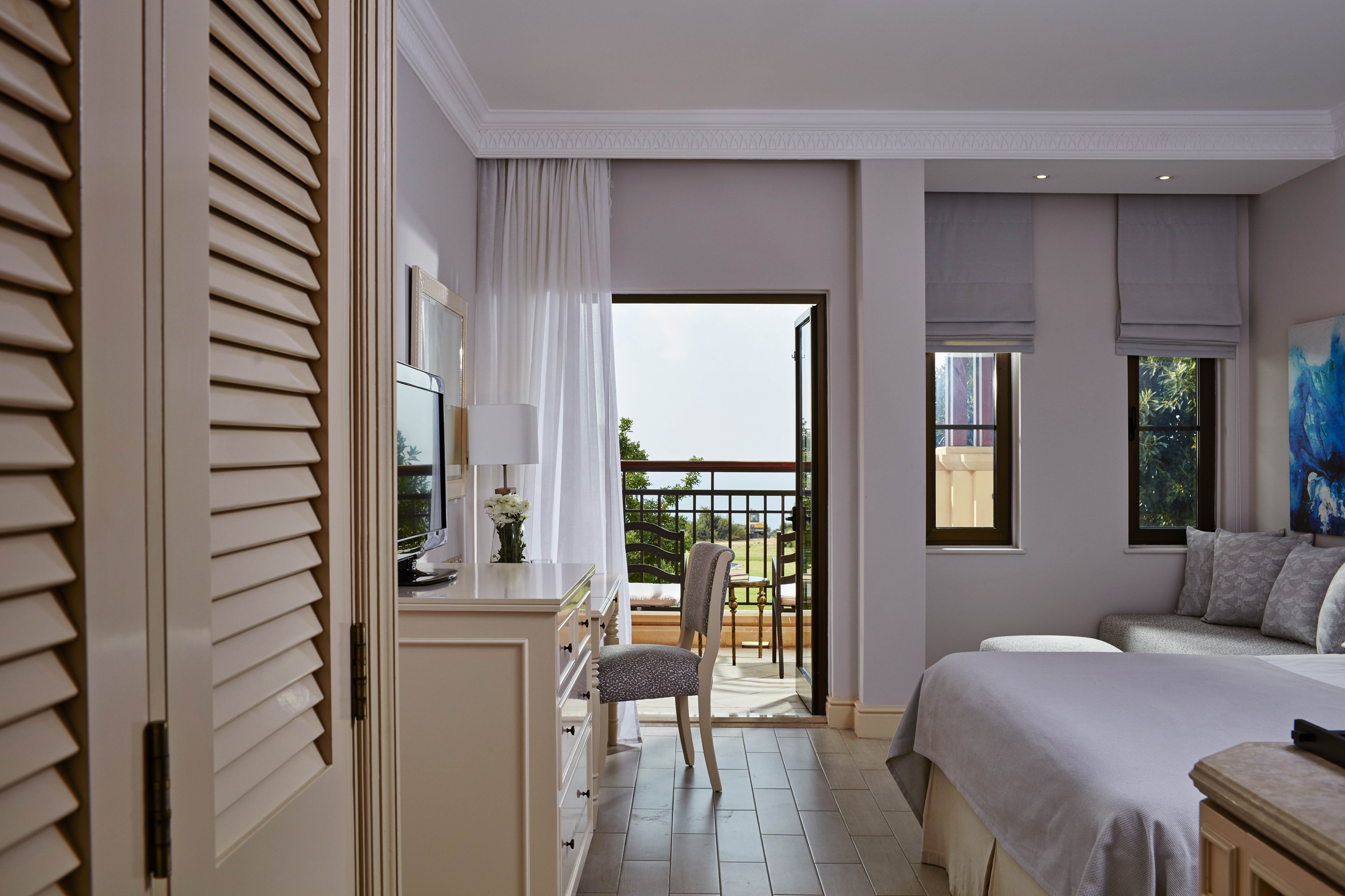 DELUXE, DOUBLE BED, GOLF AND SEA VIEW