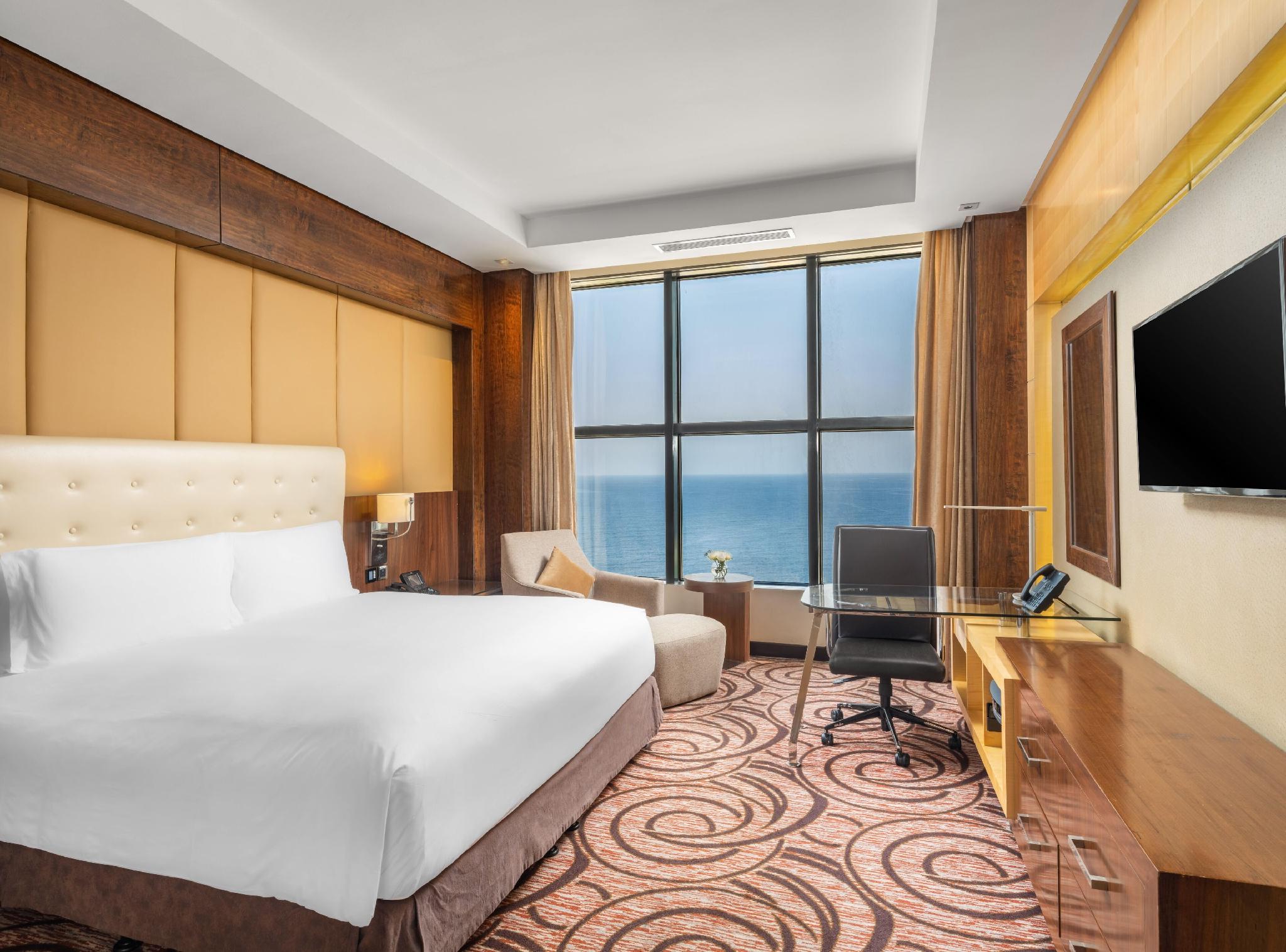 Superior, Double Bed, City View