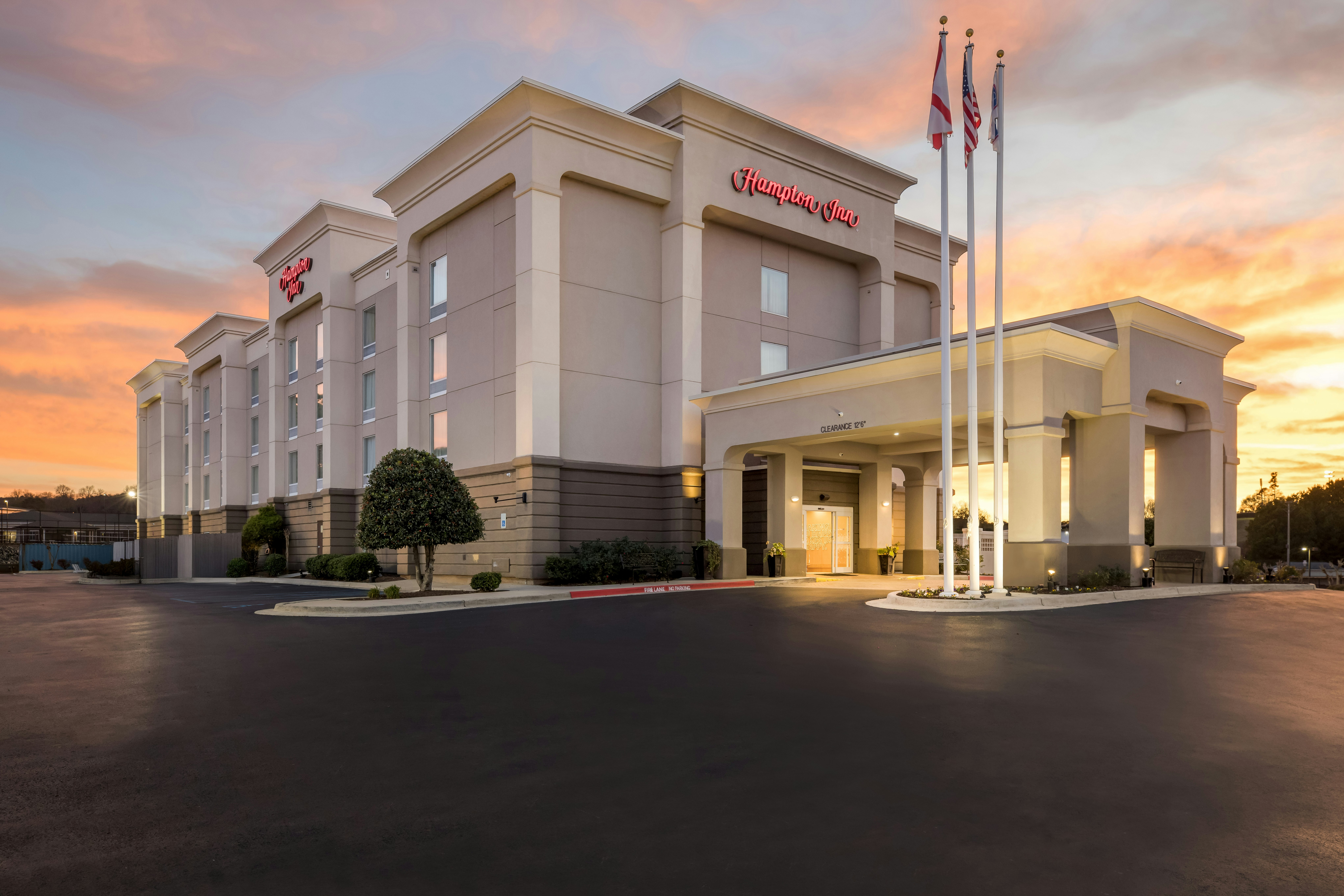 Hampton Inn Guntersville 2/30