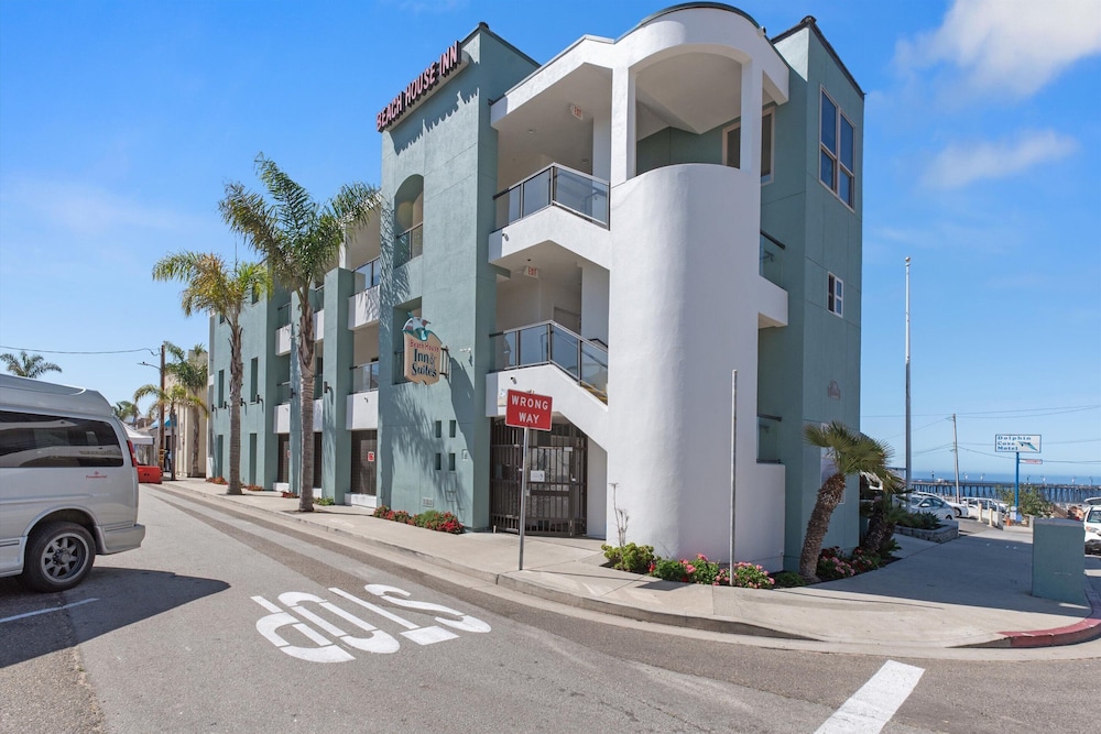 Beach House Inn & Suites 29/50
