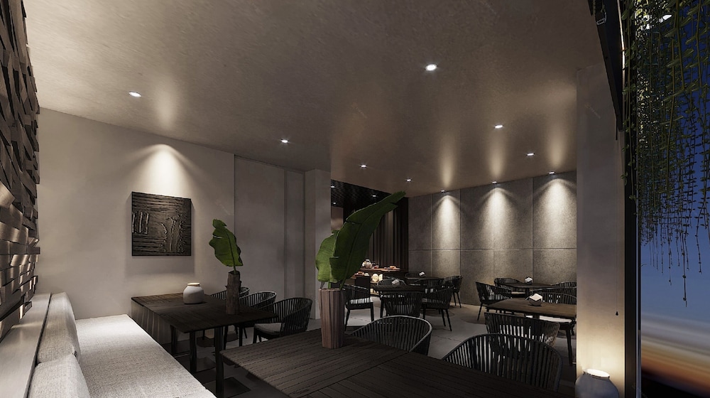Legend Boutique Hotel 61/69