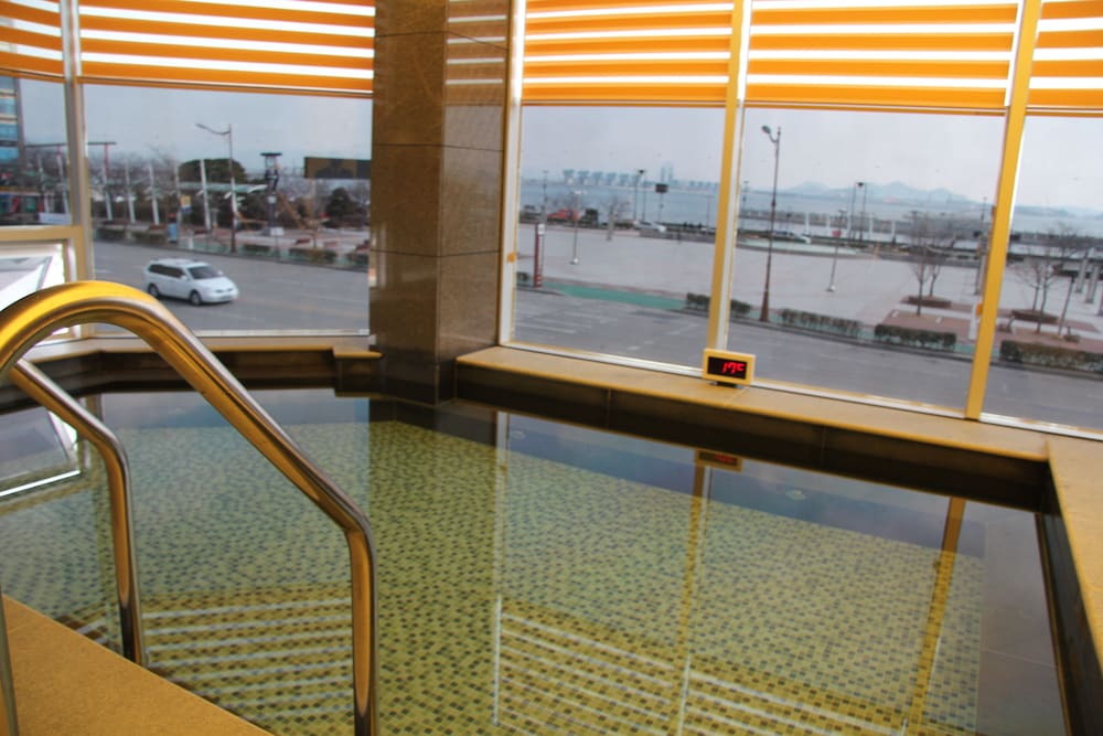 Fontana Beach Hotel 35/61
